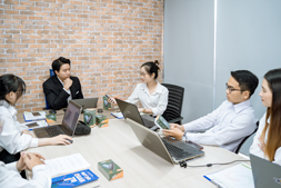 Kệ trưng bày sản phẩm