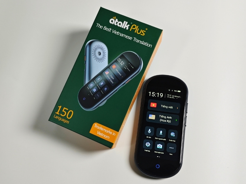 Cận cảnh Máy dịch ATalk Plus+